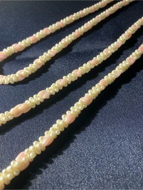 Vintage faux “seeded” pearl necklace in pink & white